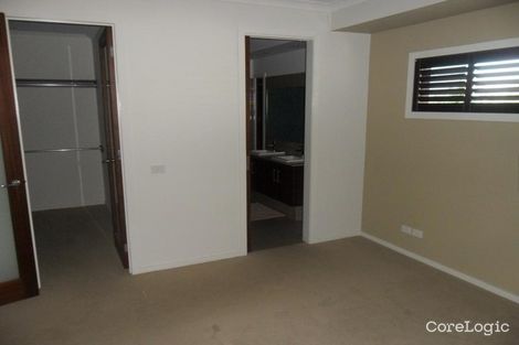 Property photo of 8 Seine Place Caroline Springs VIC 3023