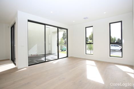 Property photo of 32 Lysterfield Drive Greenvale VIC 3059