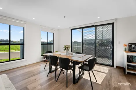 Property photo of 1 Pecan Crescent Grantham Farm NSW 2765