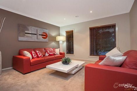 Property photo of 18 Ibis Close Pakenham VIC 3810