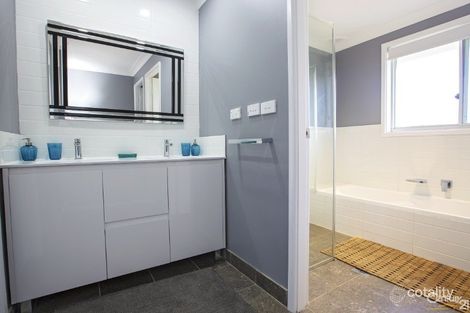 Property photo of 6 Belloc Close Wetherill Park NSW 2164