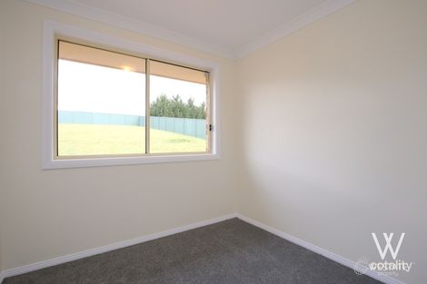 Property photo of 31 Sapphire Crescent Kelso NSW 2795