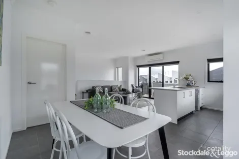 Property photo of 16 Akbar Way Wollert VIC 3750