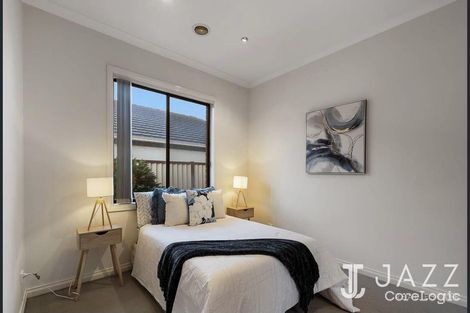 Property photo of 18 Toledo Crescent Point Cook VIC 3030