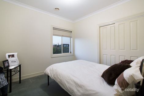 Property photo of 14 Sovereign Way Hillside VIC 3037