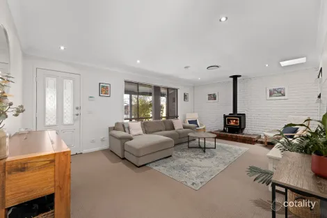 Property photo of 17 Portland Close Illawong NSW 2234