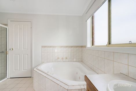 Property photo of 13 Castle Court Ballarat East VIC 3350