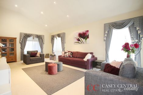 Property photo of 16 Rich Walk Narre Warren South VIC 3805