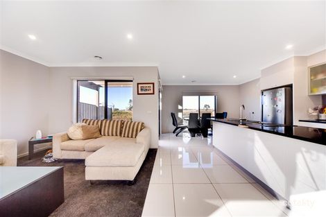 Property photo of 13 Coberley Way Cranbourne North VIC 3977
