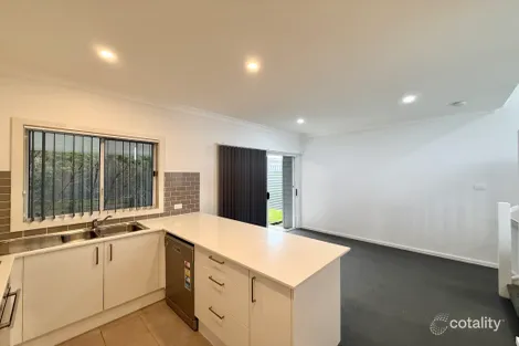 Property photo of 5 Wattlebird Crescent Elermore Vale NSW 2287