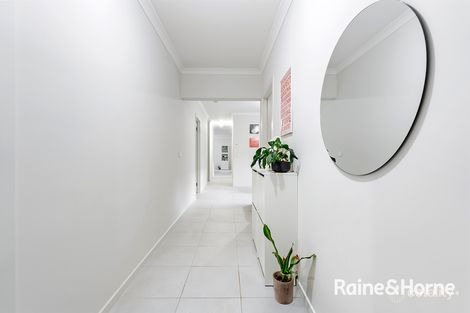 Property photo of 33 Cheddington Road Cranbourne East VIC 3977