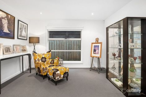 Property photo of 11 Little John Court Werribee VIC 3030