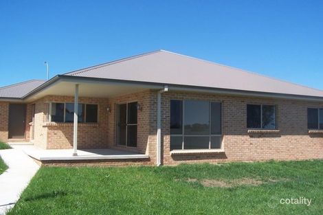 Property photo of 3 Bert Whiteley Place Orange NSW 2800