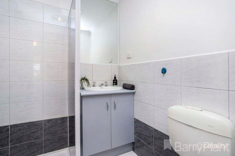 Property photo of 10 Merrigan Court Roxburgh Park VIC 3064