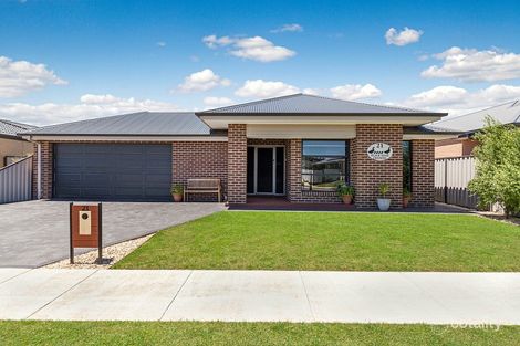 Property photo of 21 Black Duck Crossing Kilmore VIC 3764