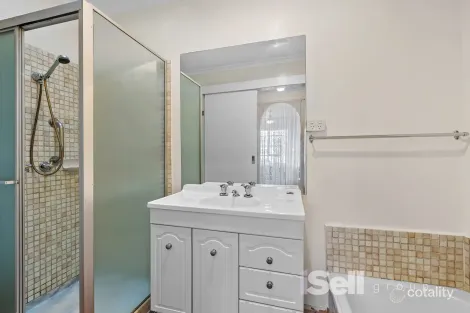 Property photo of 2/76-78 Athol Road Springvale South VIC 3172