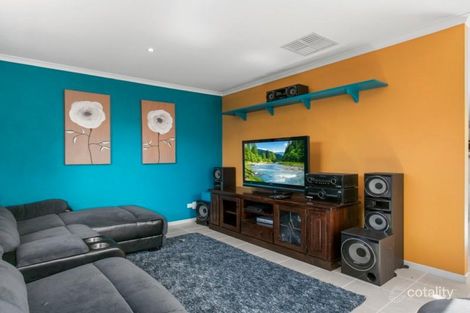 Property photo of 4 Reynard Place Cranbourne East VIC 3977