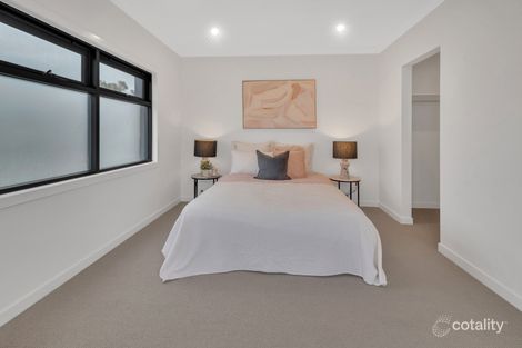 22 Surfers Cres, Carrum Downs, VIC 3201