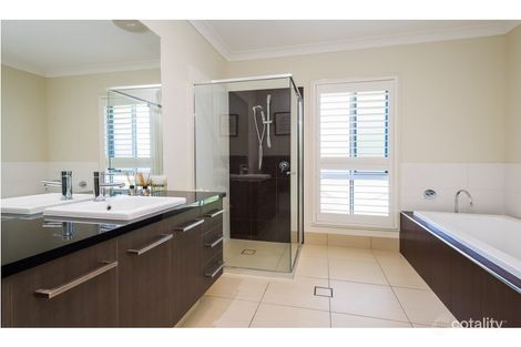 Property photo of 11 Macleay Circuit Upper Coomera QLD 4209