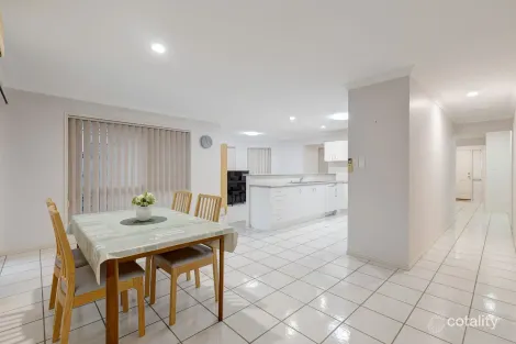 Property photo of 17 Pinedale Crescent Parkinson QLD 4115