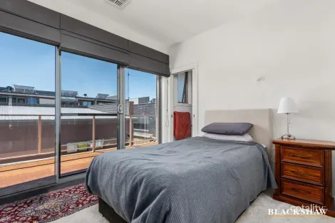 Property photo of 32 Chanter Terrace Coombs ACT 2611