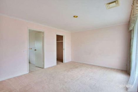Property photo of 19 Broadwalk Grove Endeavour Hills VIC 3802
