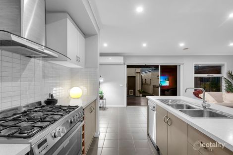 Property photo of 9 Egret Way Pakenham VIC 3810