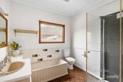 Property photo of 6 French Court Watsonia VIC 3087