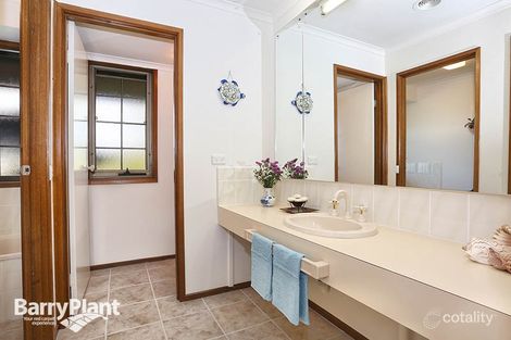 Property photo of 4 Cherry Hill Way Chirnside Park VIC 3116