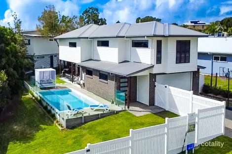 Property photo of 62 Bombala Crescent Rainbow Beach QLD 4581