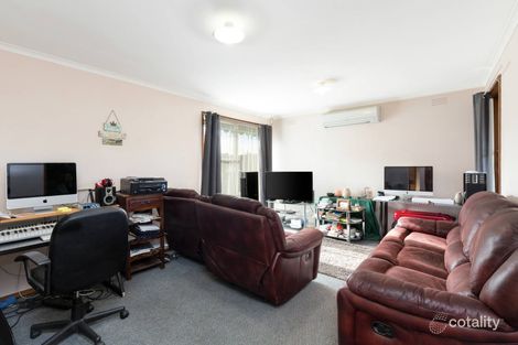 Property photo of 4 Amalfi Drive Endeavour Hills VIC 3802