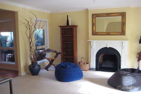 Property photo of 27 Fairholme Boulevard Berwick VIC 3806