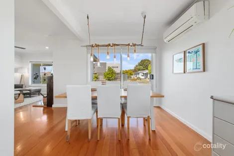 Property photo of 23 Heatherlea Grove Lakes Entrance VIC 3909