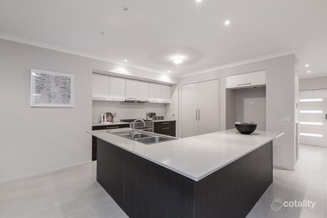 Property photo of 48 Ladybird Crescent Point Cook VIC 3030