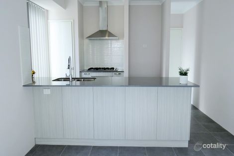 Property photo of 18 Canopy Circuit Forrestfield WA 6058