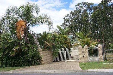 88 Hakea Cres, Chapel Hill, QLD 4069