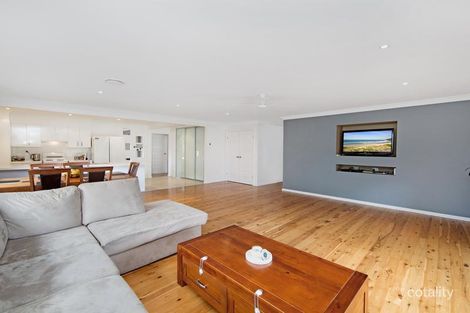 Property photo of 29 Kathleen White Crescent Killarney Vale NSW 2261