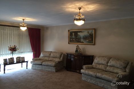 Property photo of 17 Rawdon Hill Drive Dandenong North VIC 3175