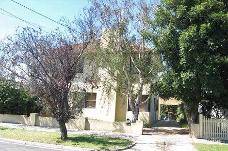 24 Crawford St, Newport, VIC 3015