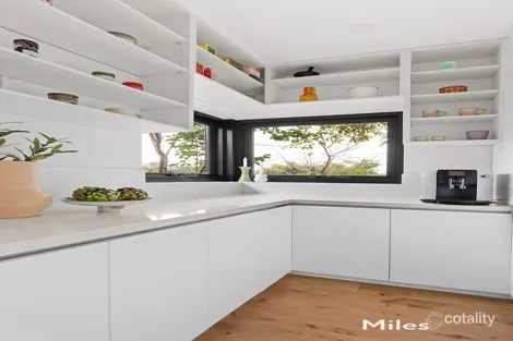 Property photo of 201 Lower Heidelberg Road Ivanhoe East VIC 3079