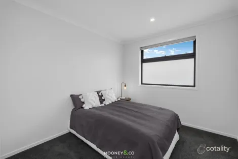 Property photo of 83 Ramlegh Boulevard Clyde North VIC 3978