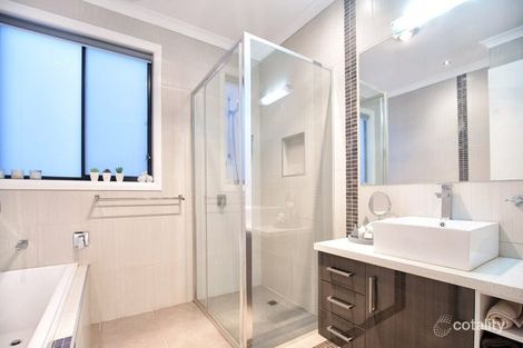 Property photo of 6 Ben Loman Circuit Craigieburn VIC 3064