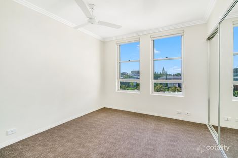 Property photo of 31/1 Lakefront Crescent Varsity Lakes QLD 4227