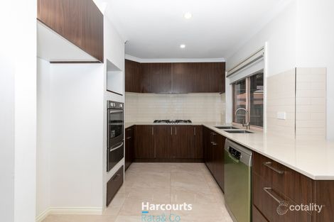 Property photo of 27 The Seekers Crescent Mill Park VIC 3082