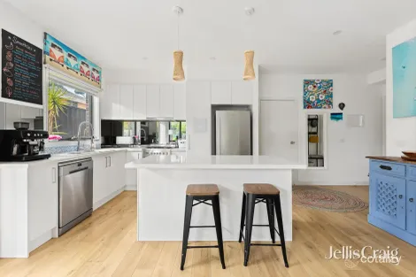 4/4 Truman St, South Kingsville, VIC 3015