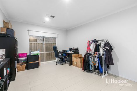Property photo of 69 Grassbird Drive Point Cook VIC 3030