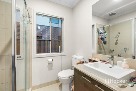 Property photo of 69 Grassbird Drive Point Cook VIC 3030