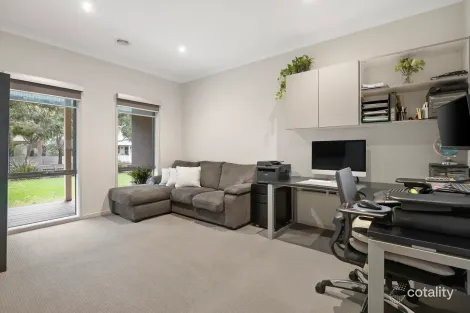 Property photo of 44 Walhalla Drive Eynesbury VIC 3338