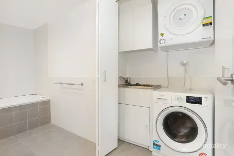 Property photo of 2120/33 T E Peters Drive Broadbeach Waters QLD 4218