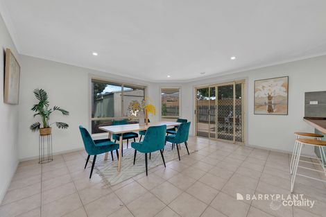 Property photo of 3 Bean Court Mill Park VIC 3082